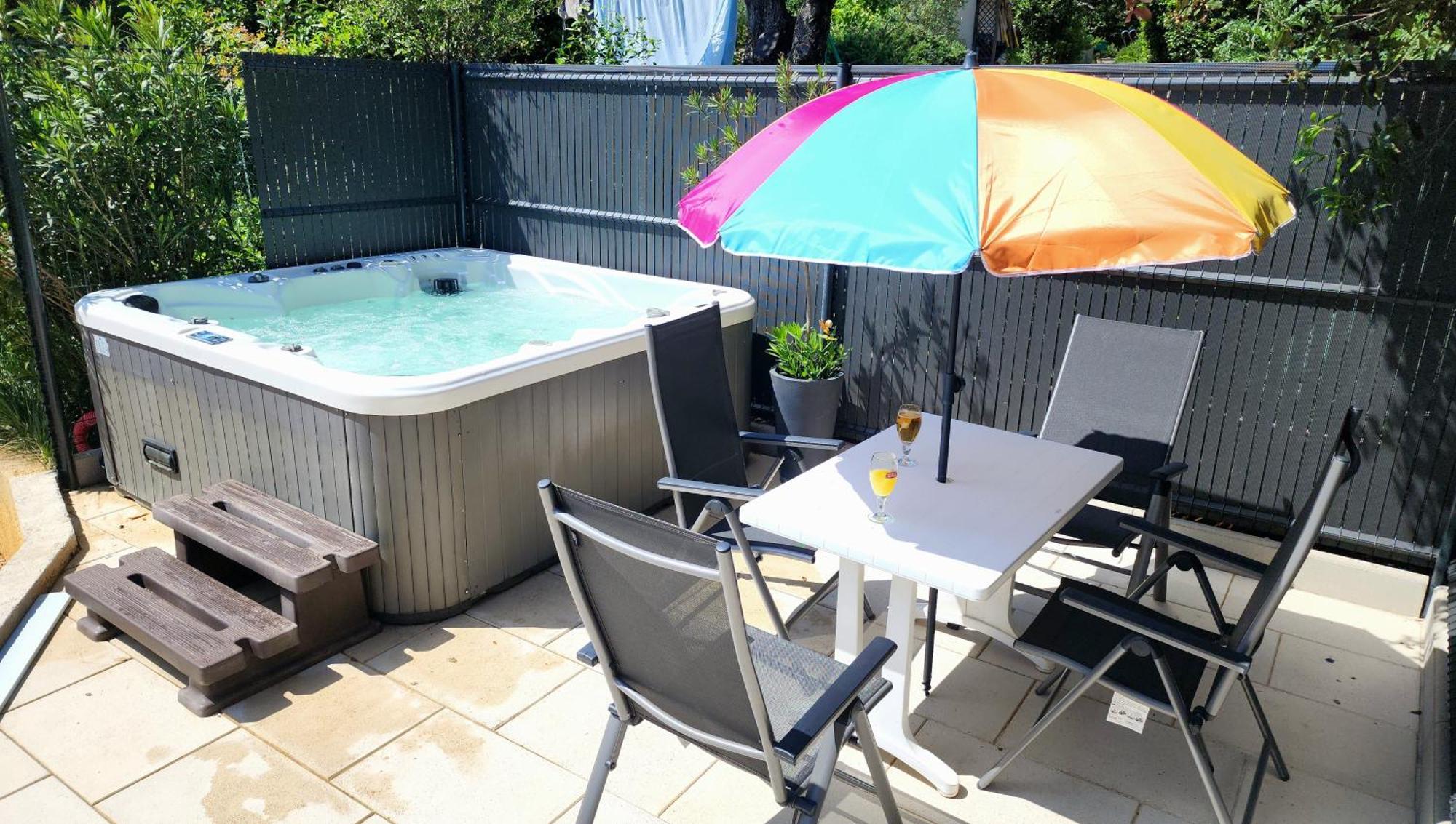 De Standing Avec Jacuzzi * Le Val