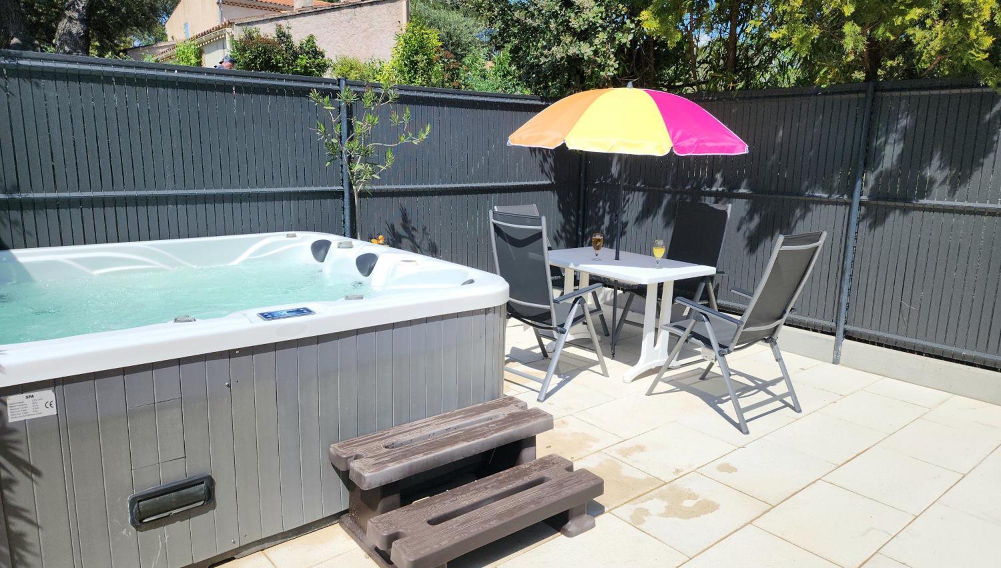 De Standing Avec Jacuzzi *